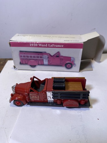 1939 Ward LaFrance Fire Truck Diecast 1999 Reader's Digest Collectible in Box E5 - Picture 3 of 6