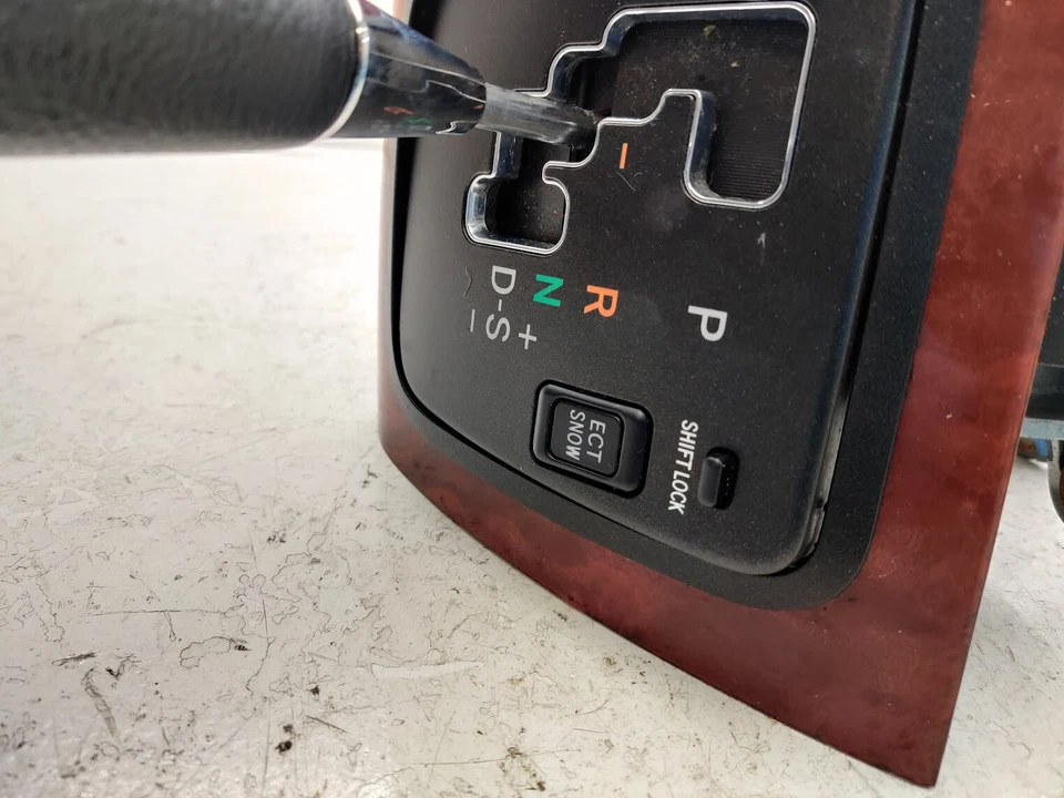 2005 LEXUS RX300 3.0 PETROL GEAR SELECTOR SHIFTER UNIT MECHANISM - Image 4 of 4