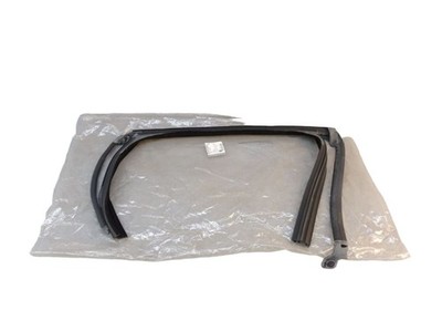 Opel Astra J 13264885 Left Rear Door Glass Gasket