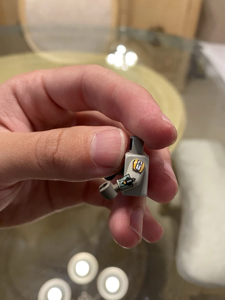 LEGO Star Wars 10123 Cloud City Boba Fett Torso with Left Printed Arm Part - Image 4 of 4