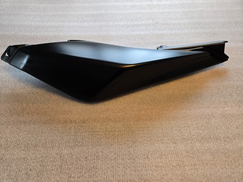aprilia shiver 750 gt 2009 rear fairing right 85166700XN7 - Picture 9 of 11