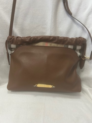 Burberry Ashby Leder Umhängetasche Farbe Kamel