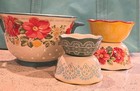LOT Pioneer Woman CLASSIC CHARM Colander Bowl Berry Strainer & Mesauring Cup Set
