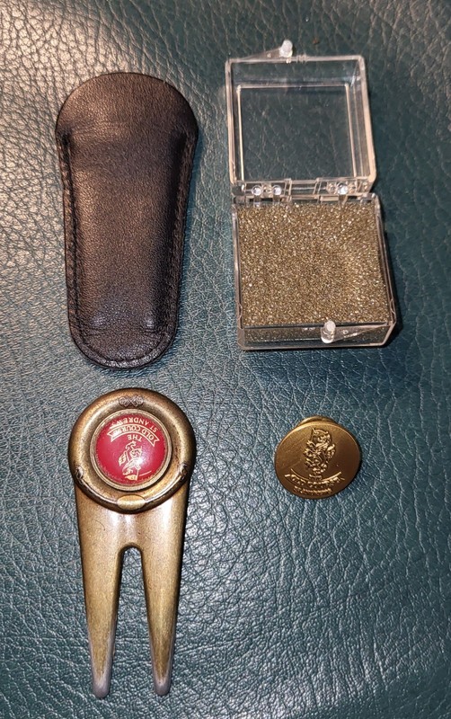 St. Andrew's Old Course Golf Tools Cleat/Divot/Ball Marker/Lapel Pin