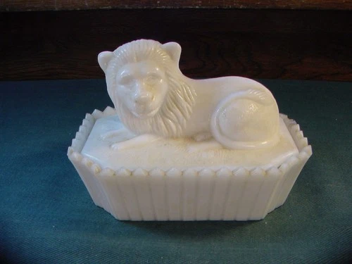 Vintage Westmoreland Lion on Nest Milk Glass Lidded Covered Dish No Reserve CD3