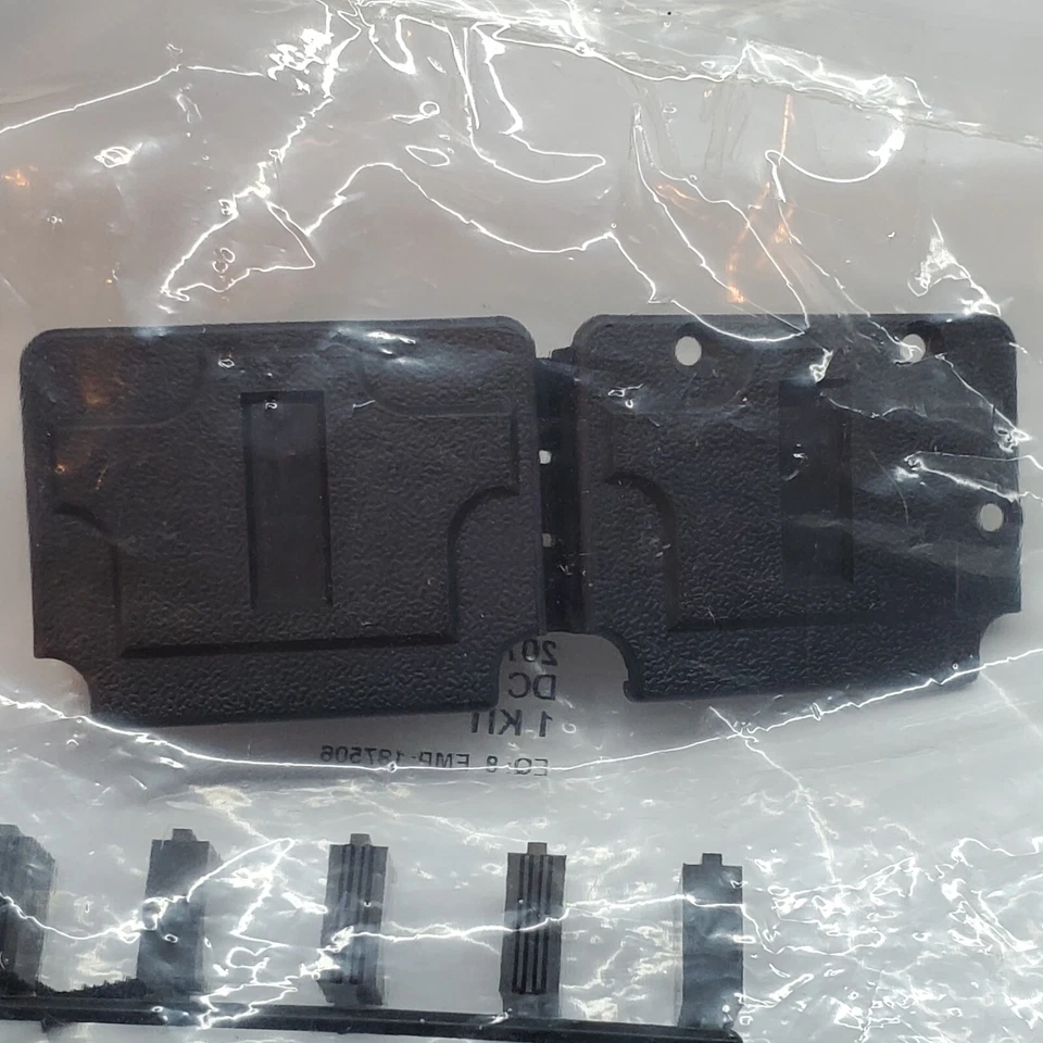 207476-1 Hood- d-sub connector - Image 2 of 2