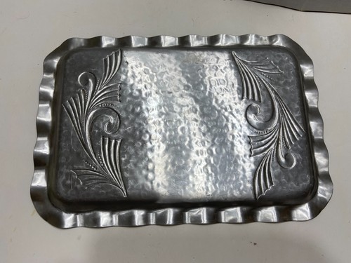 Vintage Hammered Aluminum Serving Tray with Ruffled Edges 13" x 9" - 第 6/7 張圖片