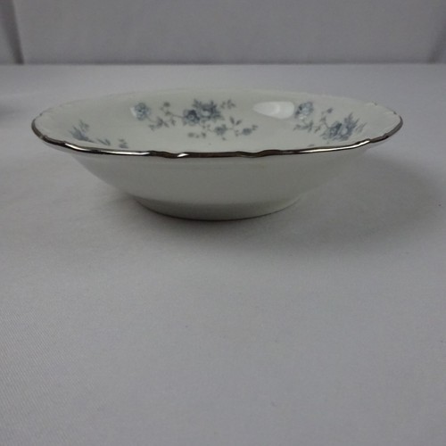 Johann Haviland Ice Cream Fruit 5 1/4 inch Bowl Blue Garland Bavaria Germany - Picture 3 of 3