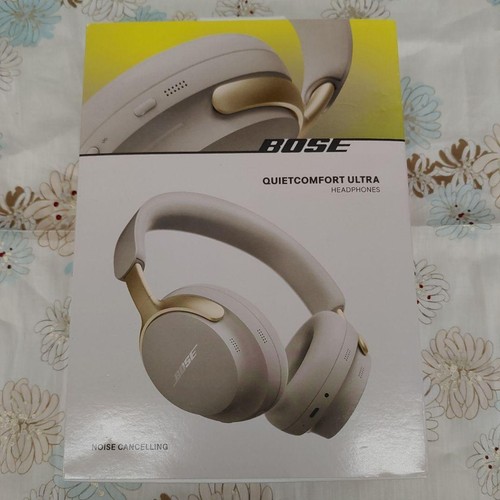 Cuffie BOSE QuietComfort Ultra Cancellazione del Rumore Audio Spaziale Arenaria - Foto 4 di 7