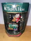 Trim A Home Collectible Tree Charm Santa Mouse Photographer w/Color Film — photo 1