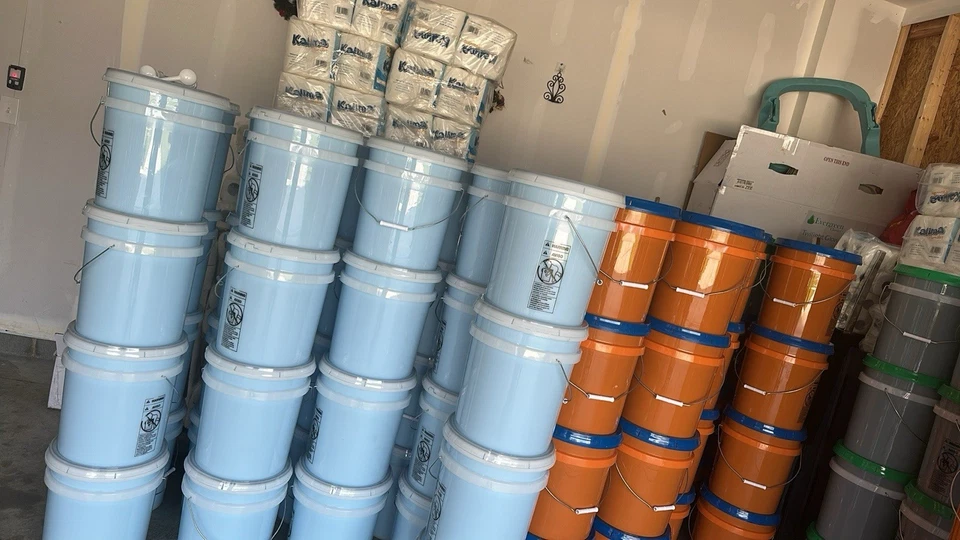 Cubo de detergente para ropa de 5 galones Foto 3 de 4