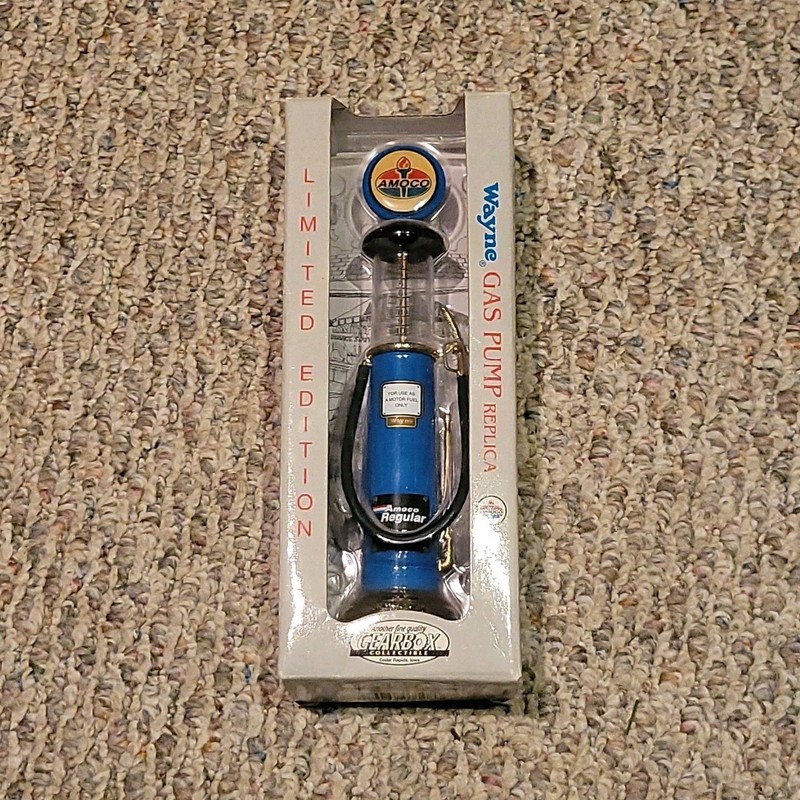 Gearbox Collectibles Wayne Gas Pump Replica Limited Edition Blue Die Cast 1997