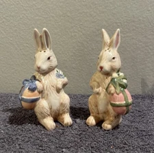 NIB Harry and David Easter Bunny Salt & Pepper Shakers