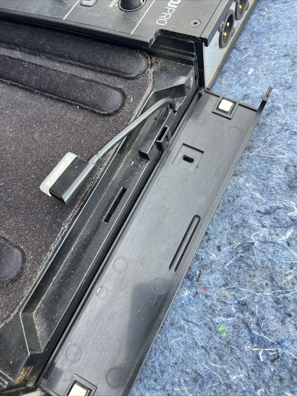 Numark IDJ PRO controller W/Case (Missing Power Cord) Parts only ,UNTESTED