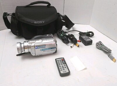 レア　美品SONY HANDYCAM DCR-DVD505 Sony DCR-DVD505 DVD camcorder with Dolby® Digital surround sound