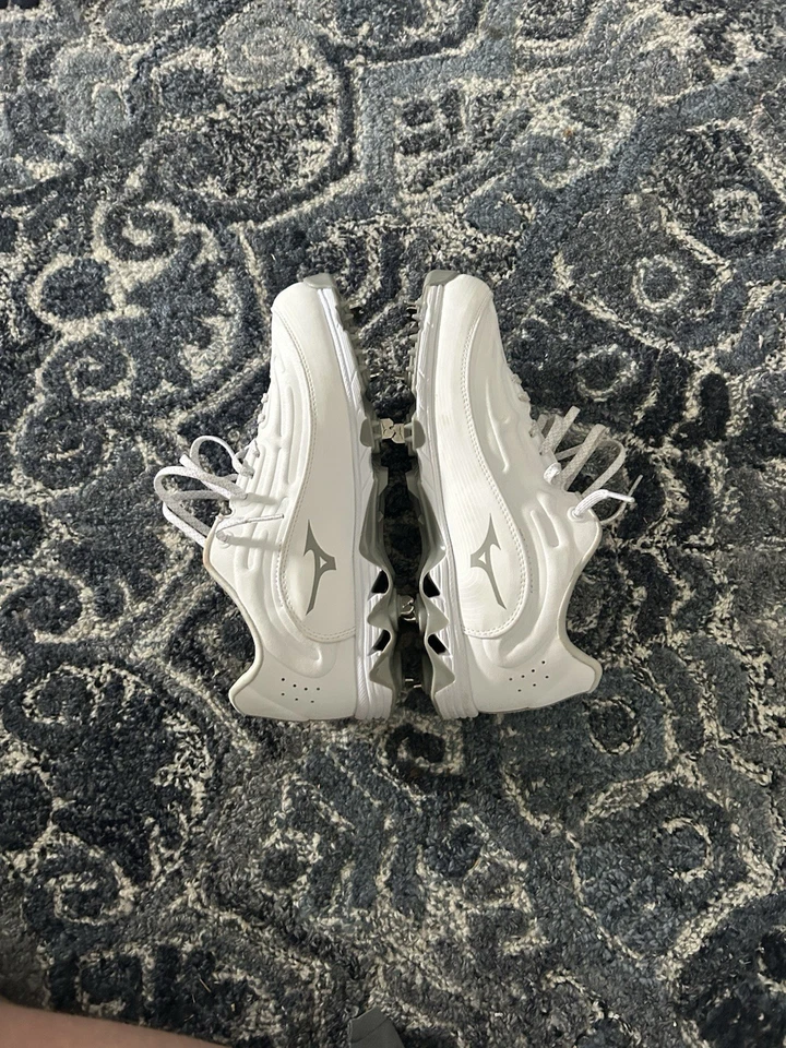 Mizuno Ambition 3 Men’s Baseball Cleats White - Image 2 of 3