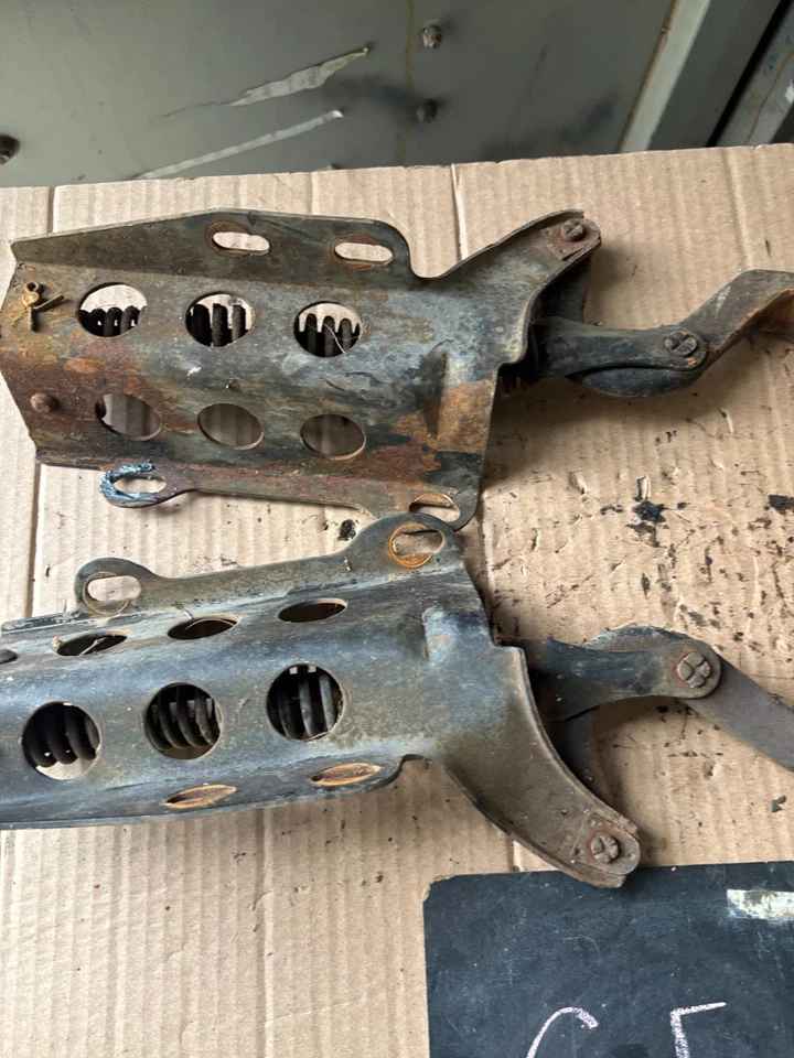 1958 1959 1960 58 59 60 Ford Thunderbird capó bisagras juego par con resortes oe Foto 3 de 4