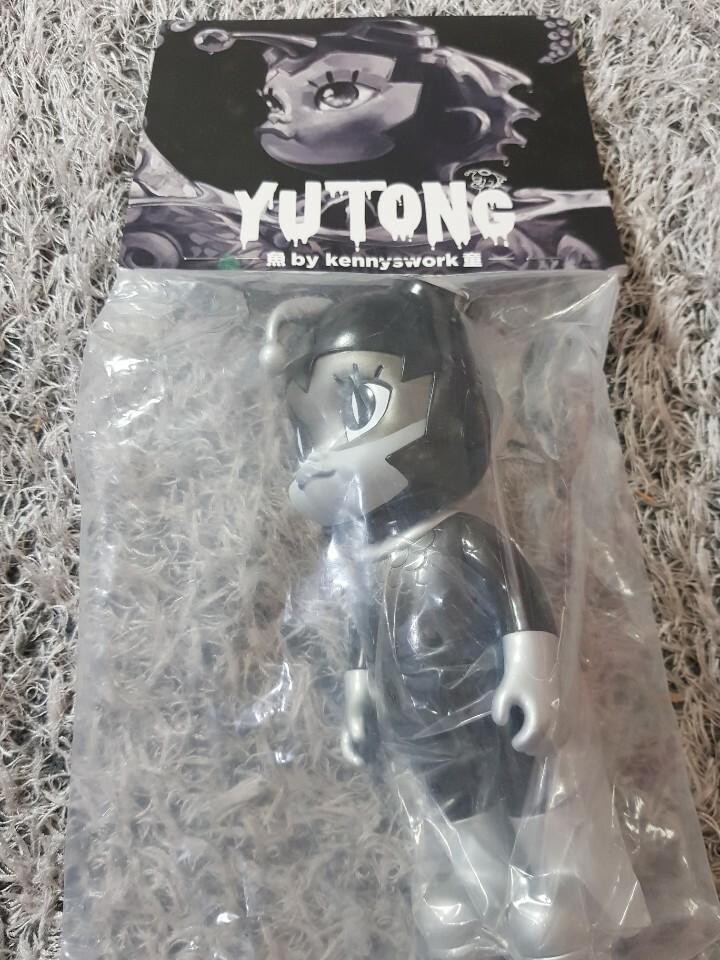Kenny Wong MOLLY Fish Boy Yu Tong KENNYSWORK Black Silver How2work
