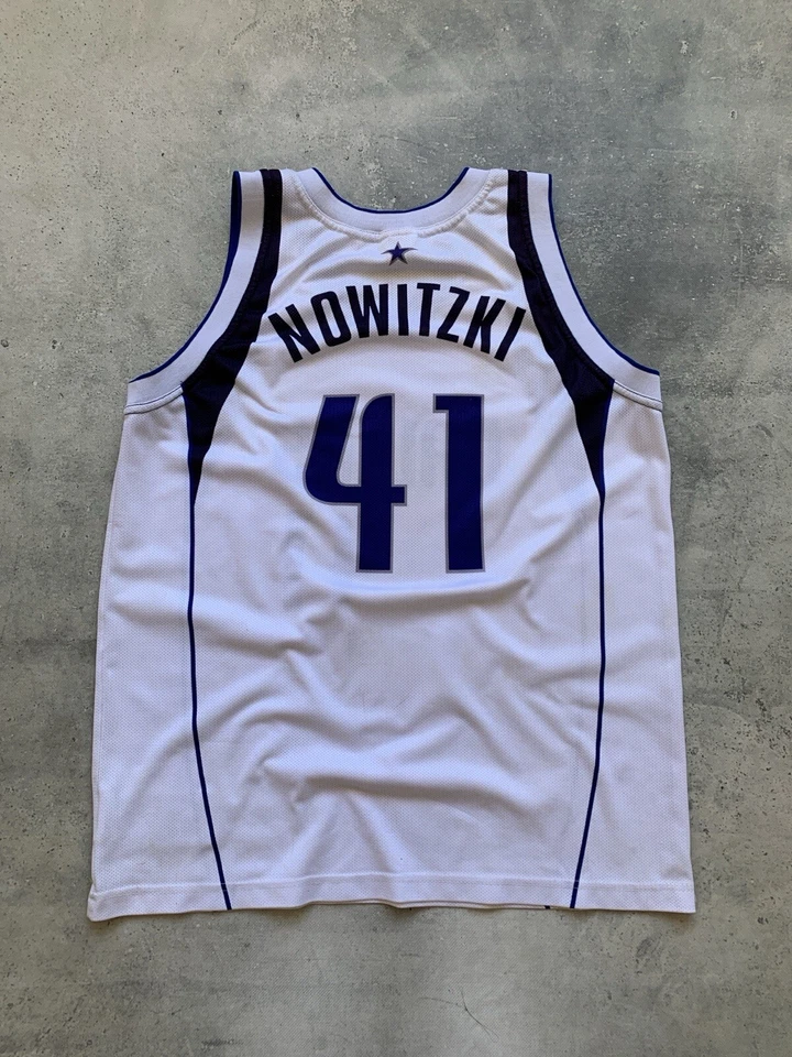 CAMISETA VINTAGE DE LOS DALLAS MAVERICKS NOWITZKI #41 CAMPEÓN DE LA NBA PARA HOMBRE TALLA XL Foto 2 de 4