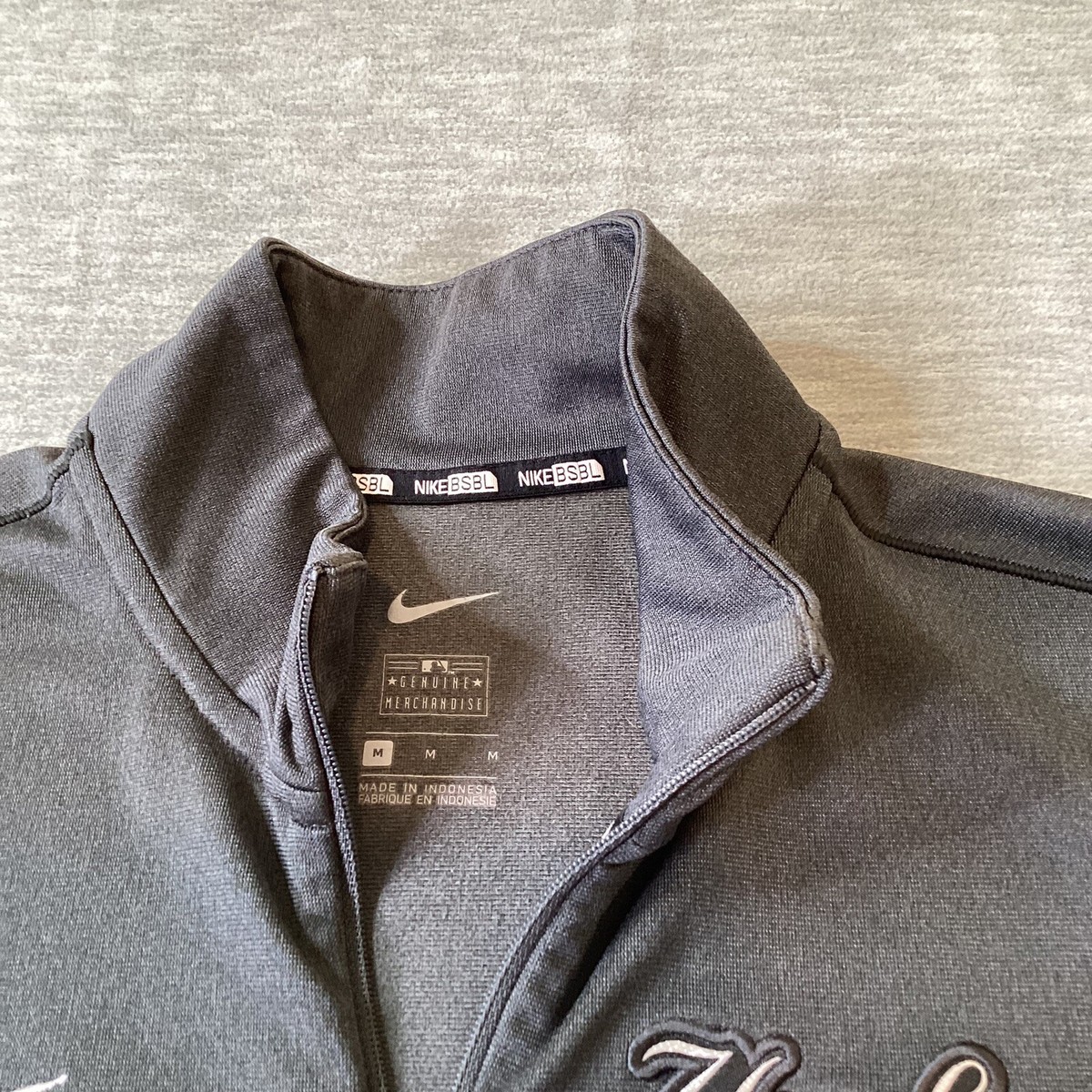 Nike New York Yankees ジャケット Men's New York Yankees Nike 2025 On-Field Dugout Bomber Jacket