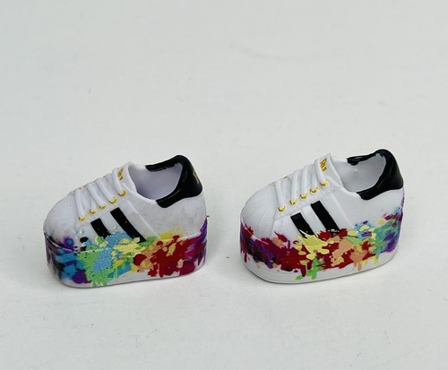 Rainbow High Amaya Raine Rainbow Tenis Mini Accesorios Zapatos de Estudio NUEVO - Imagen 3 de 4