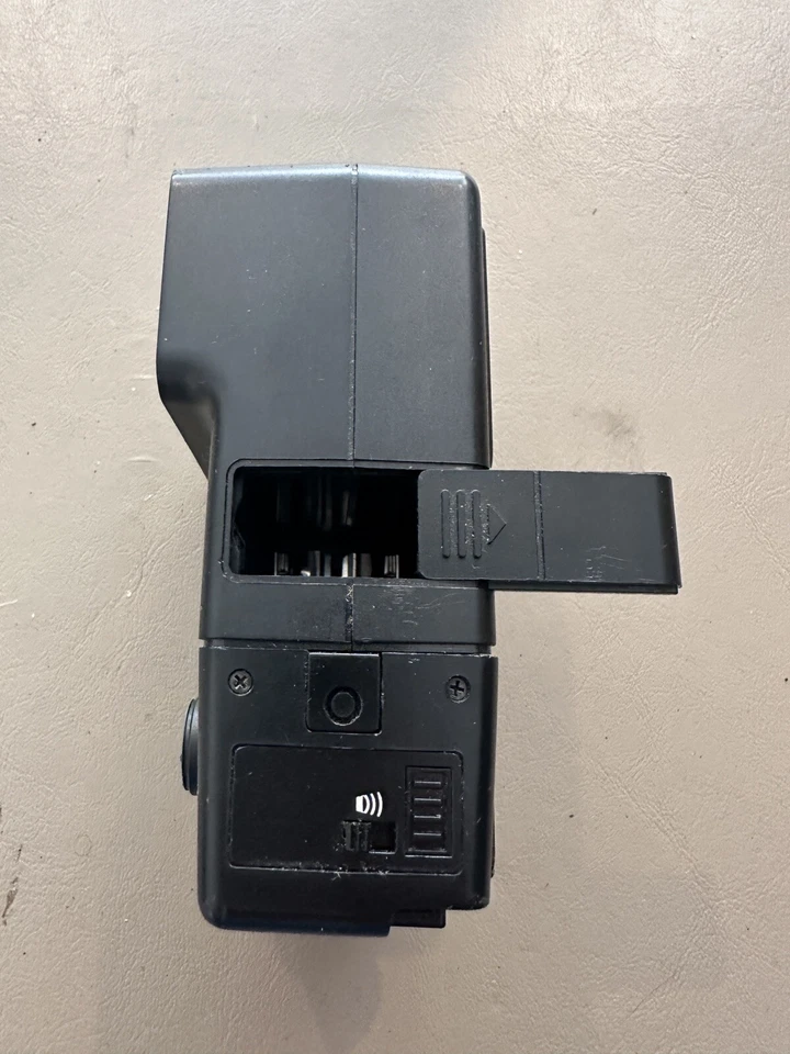 Vivitar Zoom 3200 Hot Shoe Camera Flash For Pentax ME Super Untested - Image 2 of 4