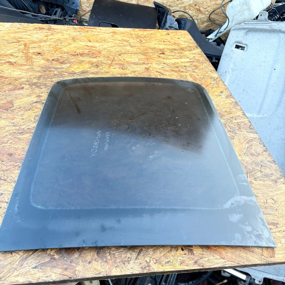 Volkswagen Caddy (2004-2010) SWB Passenger Rear Quarter Window Glass - Image 3 of 4