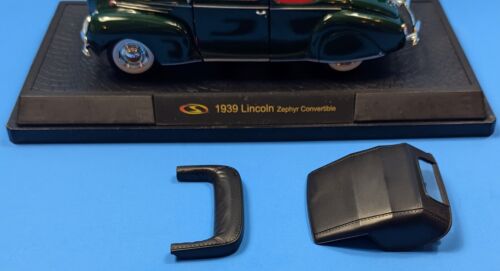 Signature 1939 Lincoln Zephyr Convertible - 1:32 Scale - Green - Picture 15 of 22