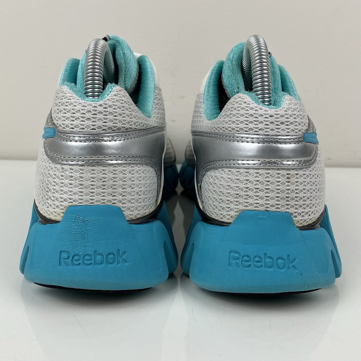 Reebok Women's ZigTech White & Blue Athletic Training Shoes Size