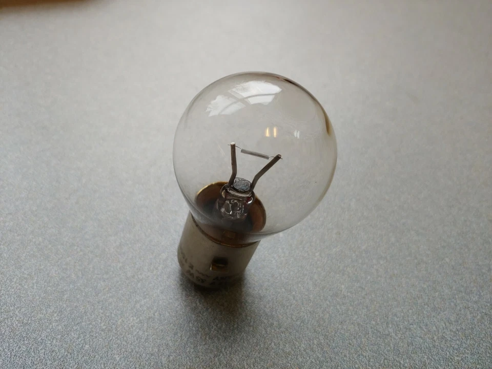 BONITO LIMPIO USADO ORIGINAL ORIGINAL PORSCHE 914 914-6 HELLA BOMBILLA ANTINIEBLA 1970-74 Foto 3 de 3