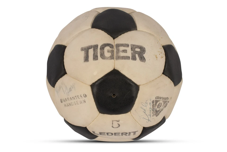 Pele 1970's New York Cosmos Team Signed Vintage Soccer Ball PSA DNA COA - Image 2 of 4