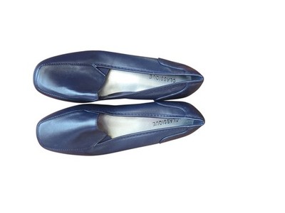 Classique Women s 7.5 Navy Blue Flats Slip On Loafer Style Work Shoes