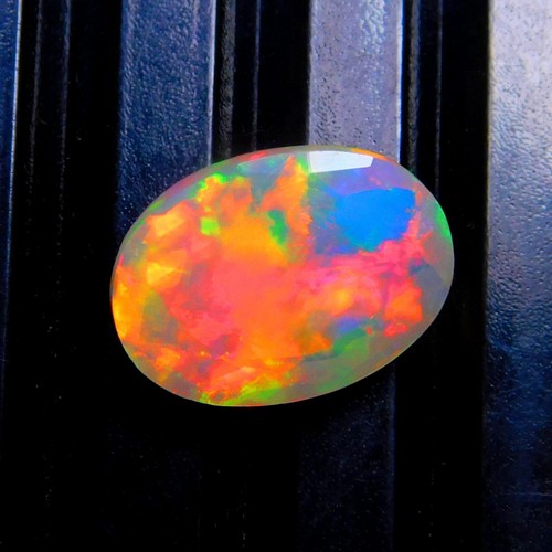 Super Sparkling AAA+ Faceted Ethiopian Opal Gemstone Size 11.9x8.7x5.1mm 2.6cts - Picture 3 of 5