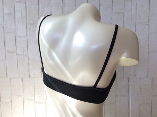 TOP DE BIKINI HALTER APQ SWIM ORO MEDIANOCHE AFRODITA ENJAULADO (M) NUEVO CON ETIQUETAS $80 - Imagen 5 de 9