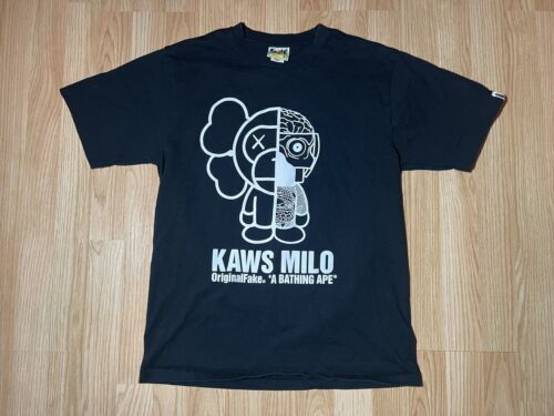 A Bathing Ape Bape Baby Milo Kaws Collaboration T-Shirt Mens Size Medium - Picture 1 of 11