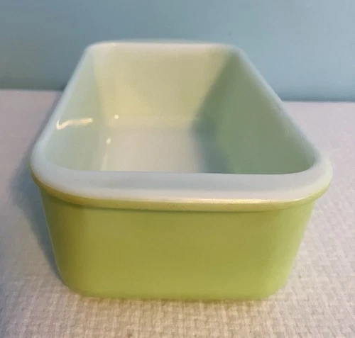 🔴Vintage Pyrex 213 Lime Green 1.5 Qt Loaf Bread Pan Made in USA Excellent