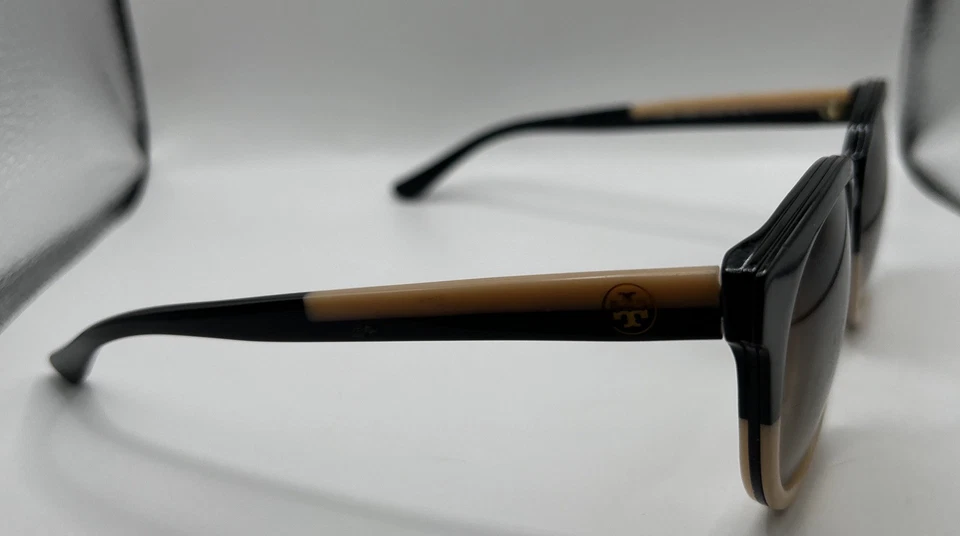 Auténticas gafas de sol Tory Burch TY7062 1236 para mujer negras/beige marcos con estuche Foto 3 de 4