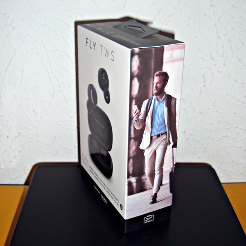 【NEW】HARMAN KARDON FLY TRUE WIRELESS IN-EAR HEADPHONES (BLACK) - Picture 2 of 17