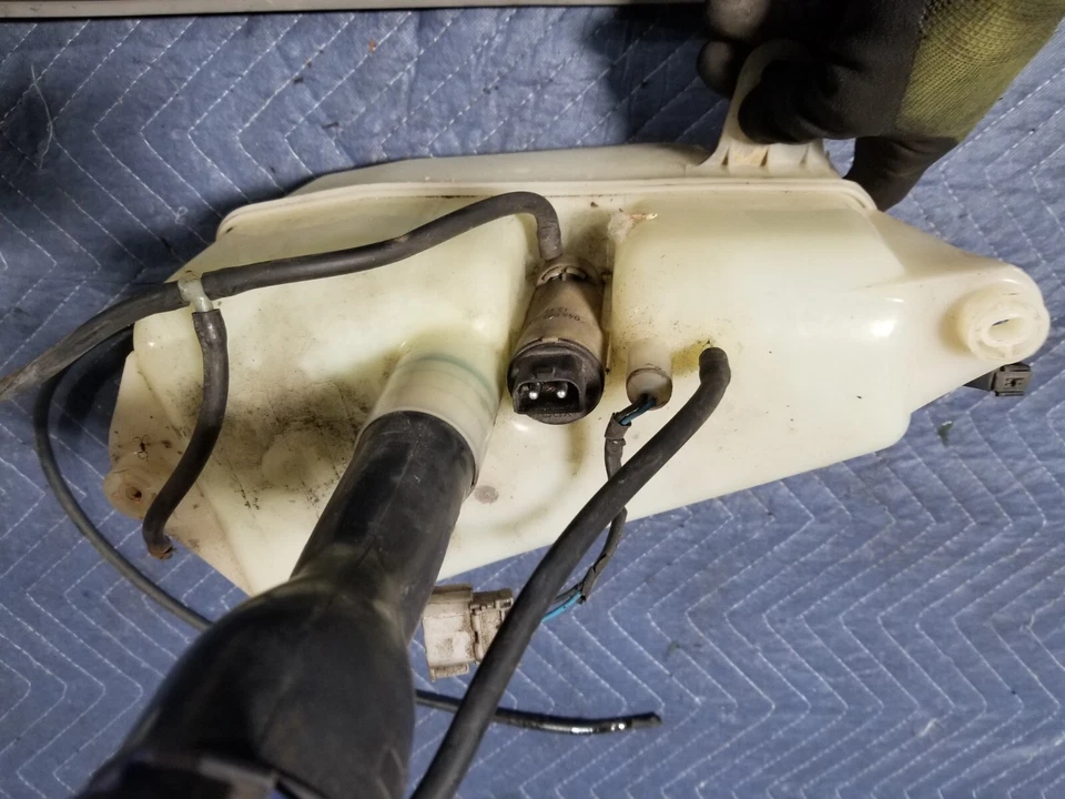 Volvo V70 V70R 1998-2000 camioneta OEM parabrisas lavadora jarra de fluido #318AN Foto 2 de 4