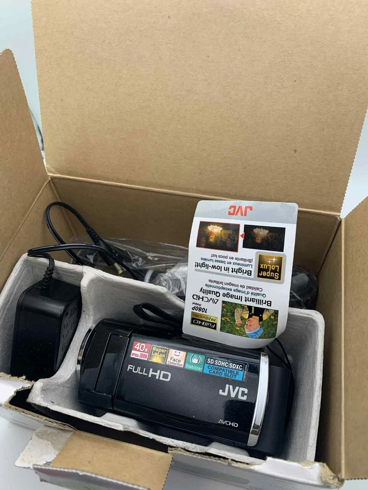 JVC Everio GZ-E15BEK Black 2.7" Display 1.5MP Full HD 40x Optical Zoom Camcorder - Image 2 of 4