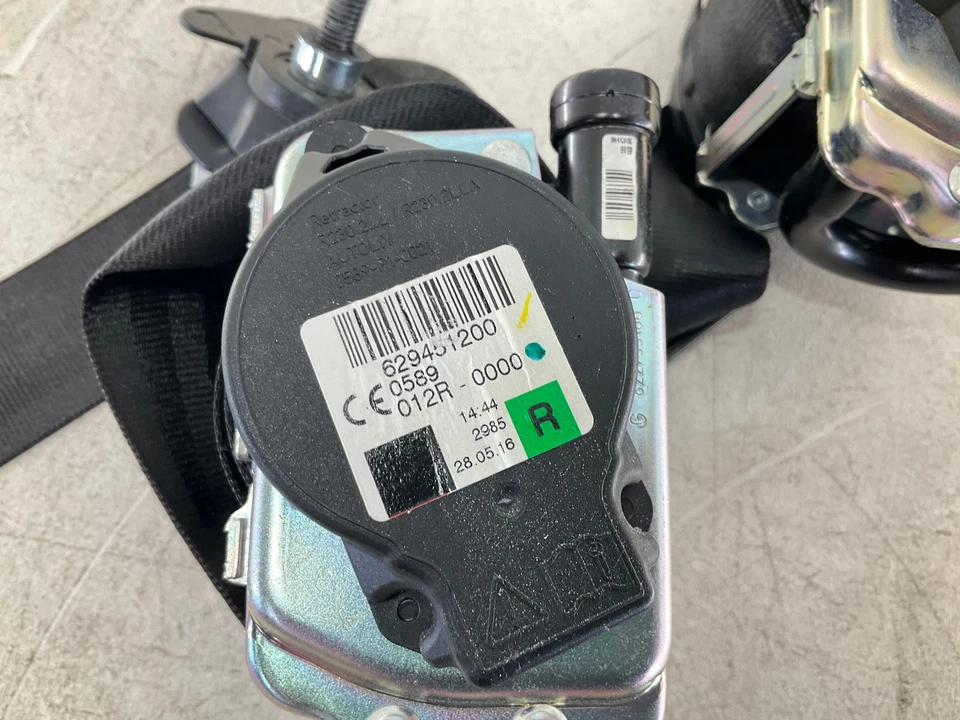 Par de retractores de cinturón de seguridad delantero izquierdo y derecho Jaguar XE 17-19 OEM Foto 4 de 4