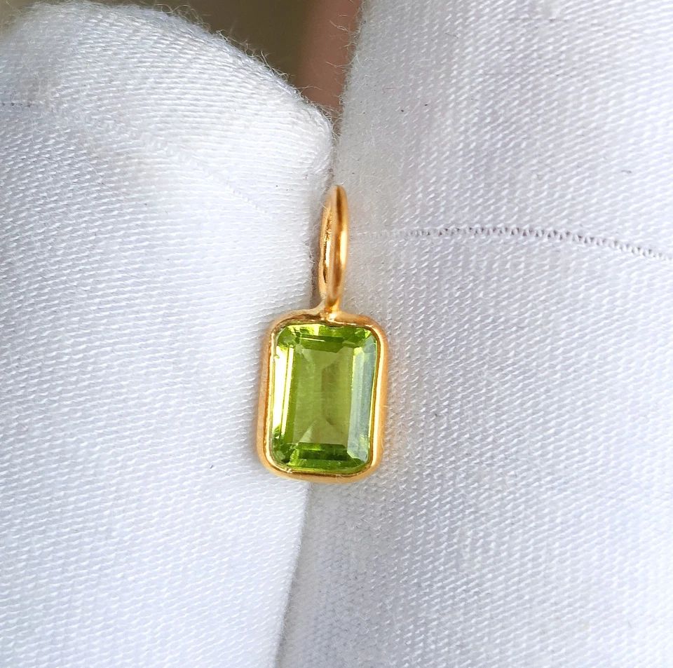 18k Solid Gold Charm Natural Peridot Gemstone Handmade Necklace Pendant - Image 3 of 4