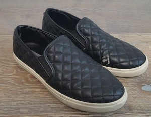 steve madden quilted black shoes