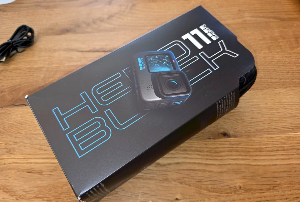 GoPro HERO11 Black Actioncamera in OVP mit großem Zubehörpaket - Bild 3 von 4