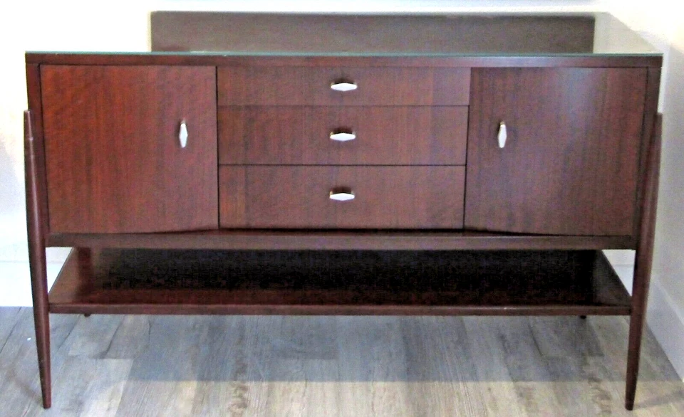 Century Furniture Paragon Club Pellissier 57" Wide Mahogany Wood Sideboard - Image 2 of 4