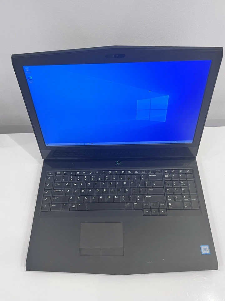 ALIENWARE 17 R4 P31E LAPTOP i7 7th GEN 2.6GHz GTX 1070 512GB SSD 16GB RAM - Image 2 of 4