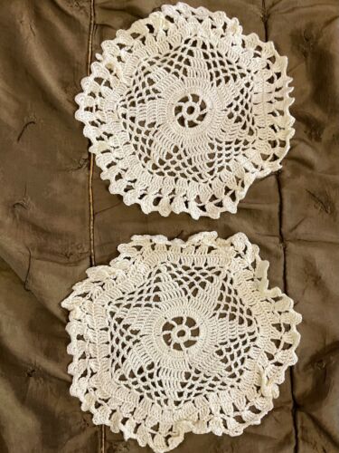 Vintage Hand Crocheted Pale Yellow Matching Round New Doily 24cm Diameter - Picture 1 of 3