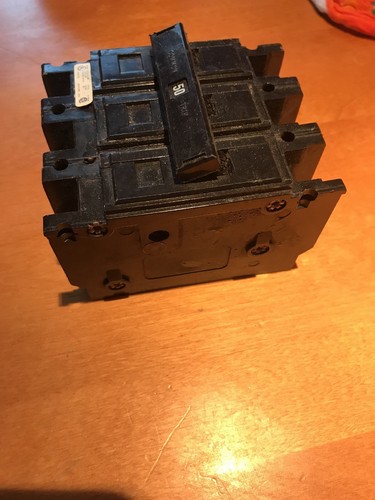 CUTLER-HAMMER QUICKLAG-C MODEL QCHW3050H CIRCUIT BREAKER 50AMP - Picture 2 of 5