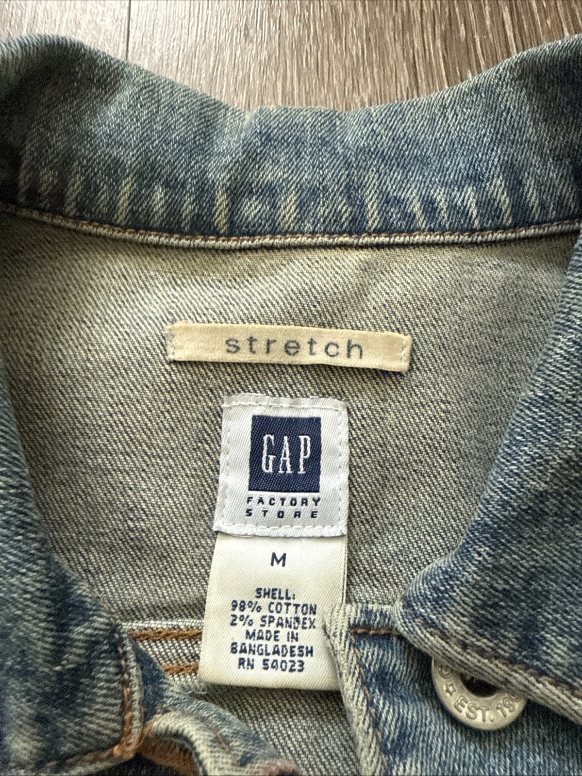 Gap jean jacket medium - image 1