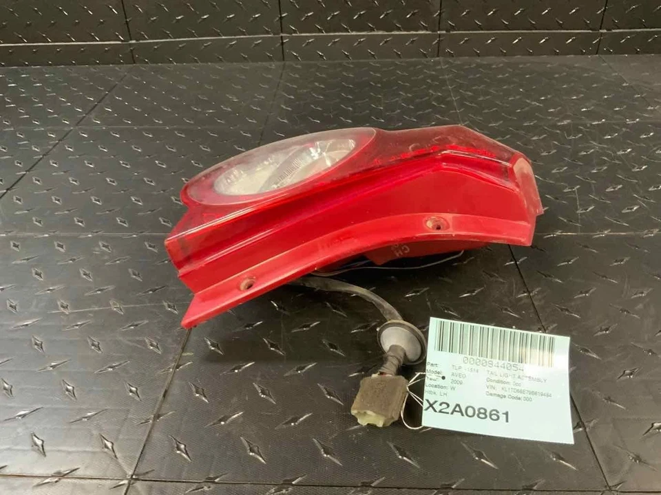 09-11 Chevy Aveo Driver LH Luz de freno izquierda Lámpara trasera Foto 3 de 4